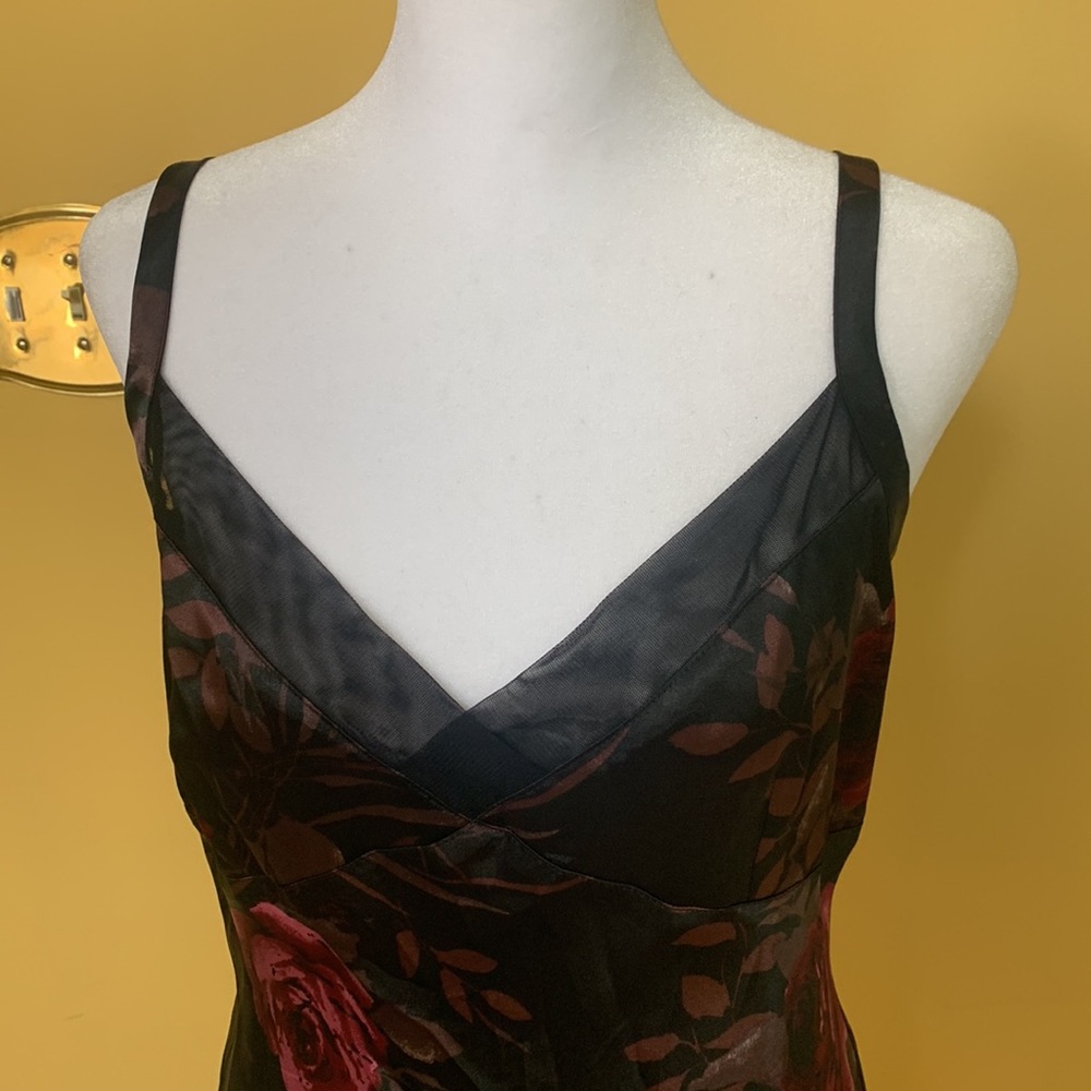 💗Floral silky tank top - Picture 2 of 7